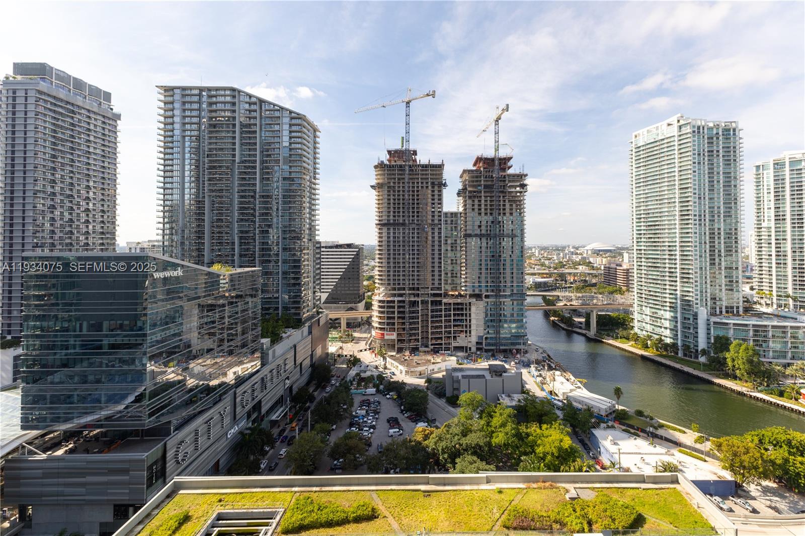 REACH CONDO - Residential