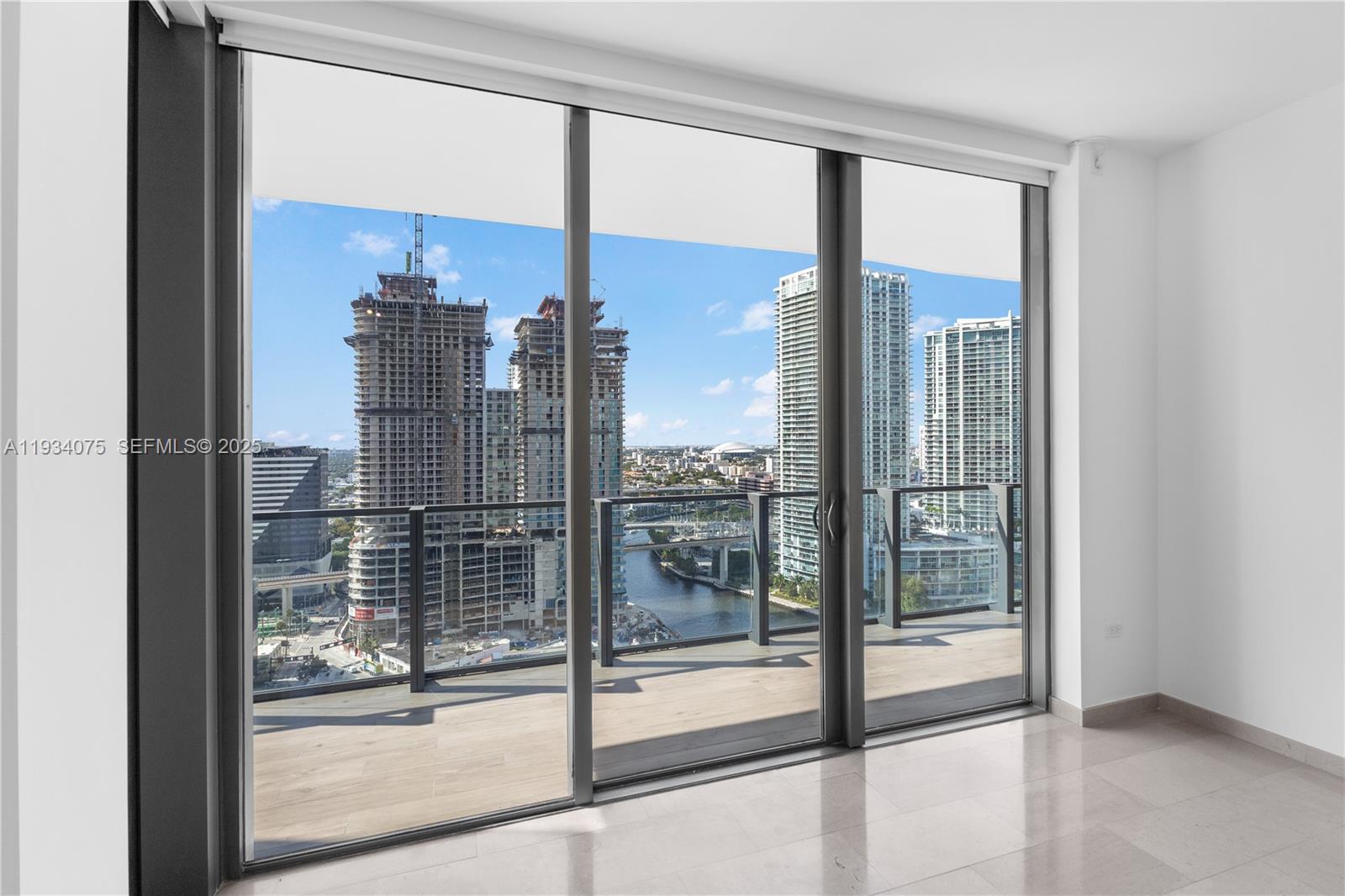 REACH CONDO - Residential