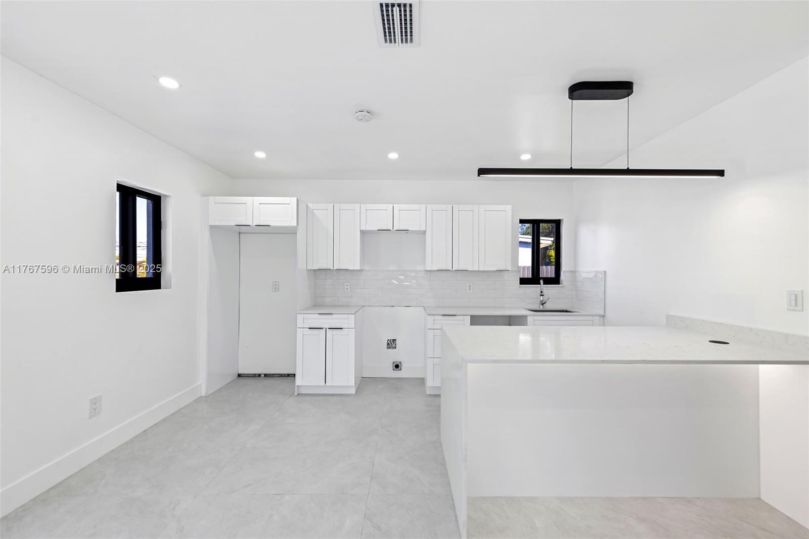 1713 Lauderdale Manor Dr