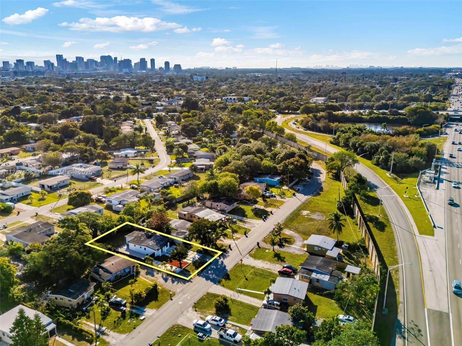 Property for Sale at 1713 Lauderdale Manor Dr, Fort Lauderdale, Broward County, Florida - Bedrooms: 3 
Bathrooms: 2  - $415,000