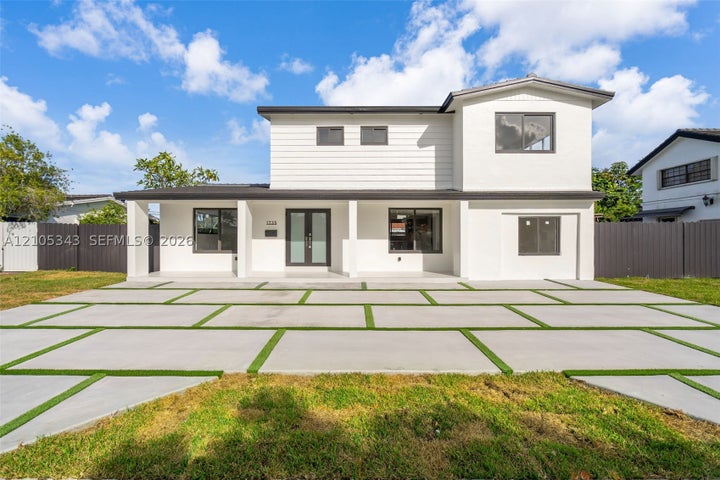 Photo 1 of 46 — 1735 SW 97th Pl, Miami, FL 33165