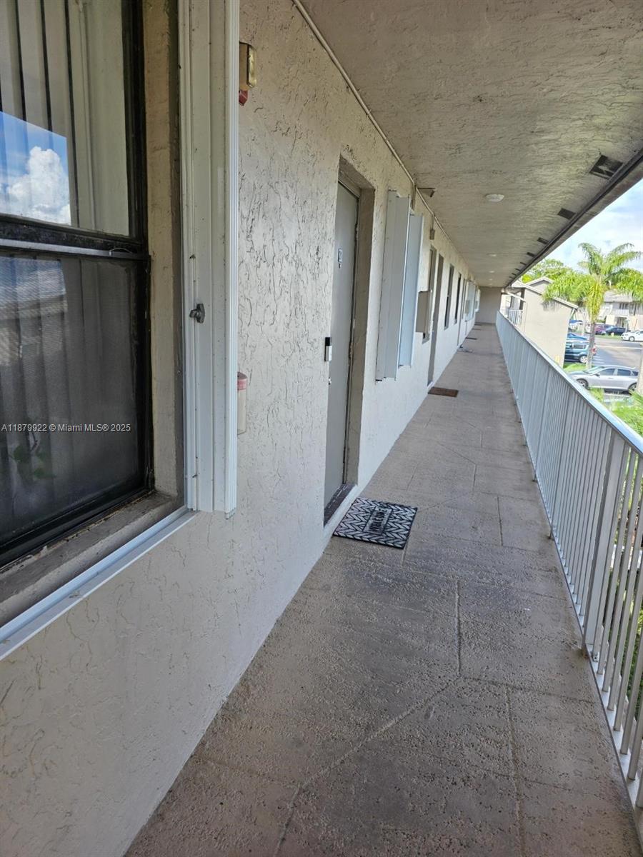 ROZLAND CONDO - Residential