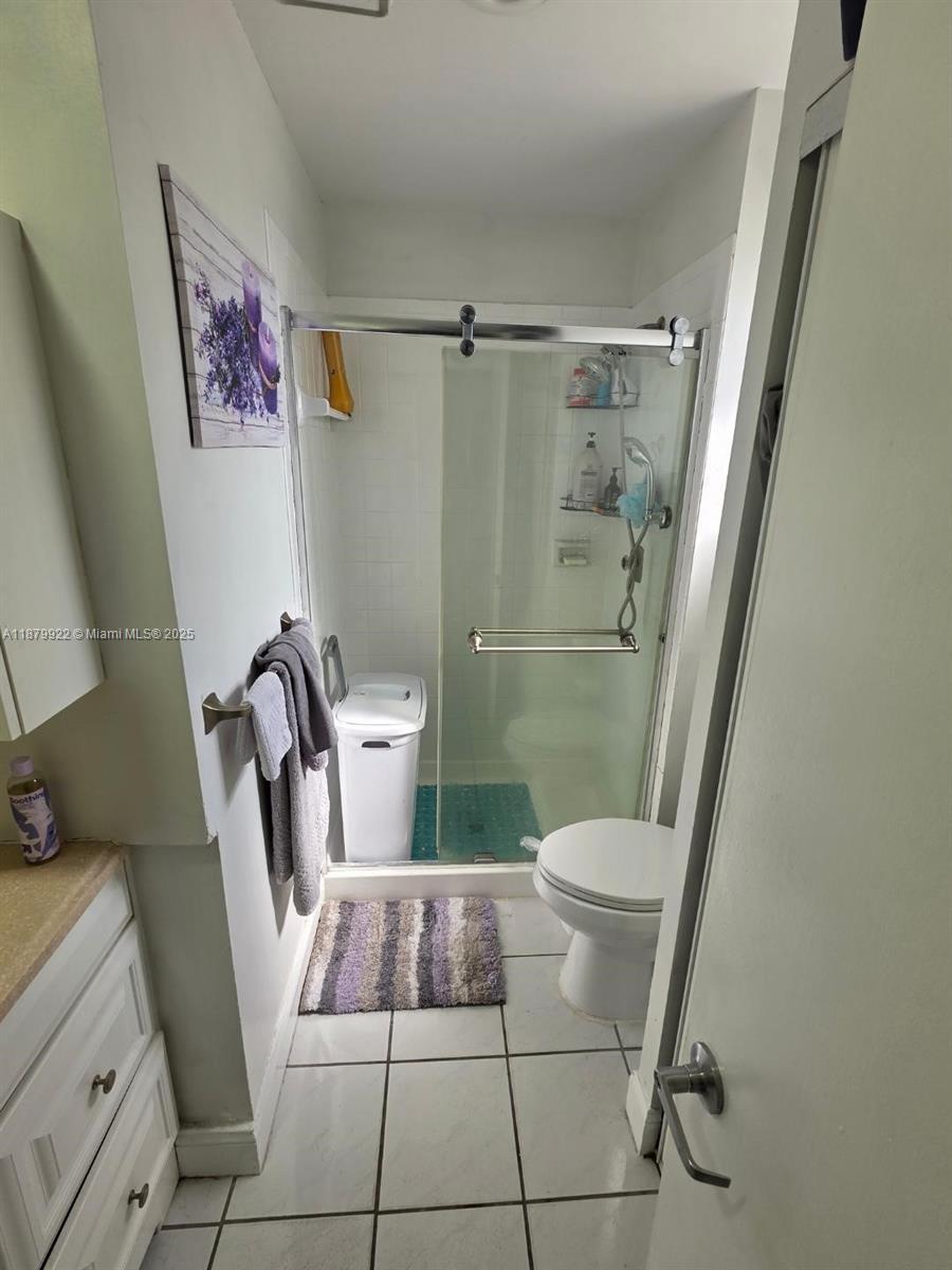 ROZLAND CONDO - Residential