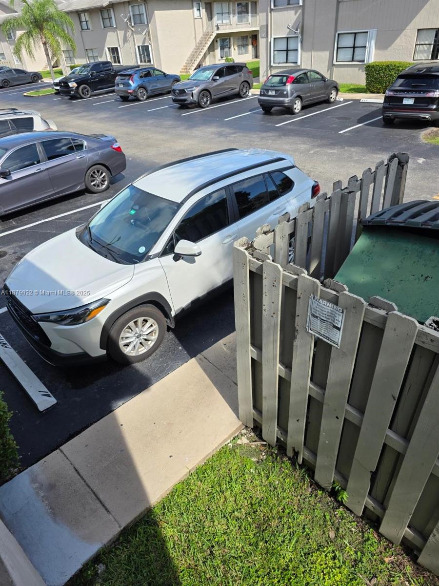 ROZLAND CONDO - Residential