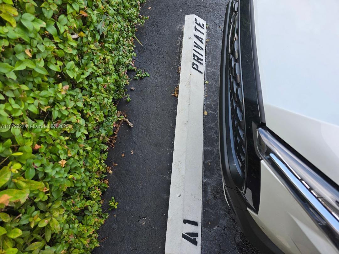 ROZLAND CONDO - Residential