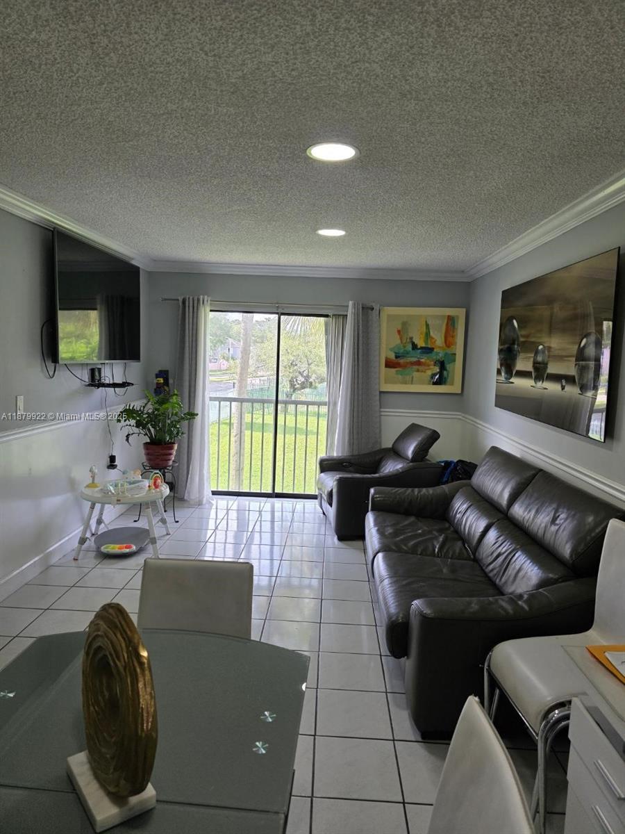 ROZLAND CONDO - Residential