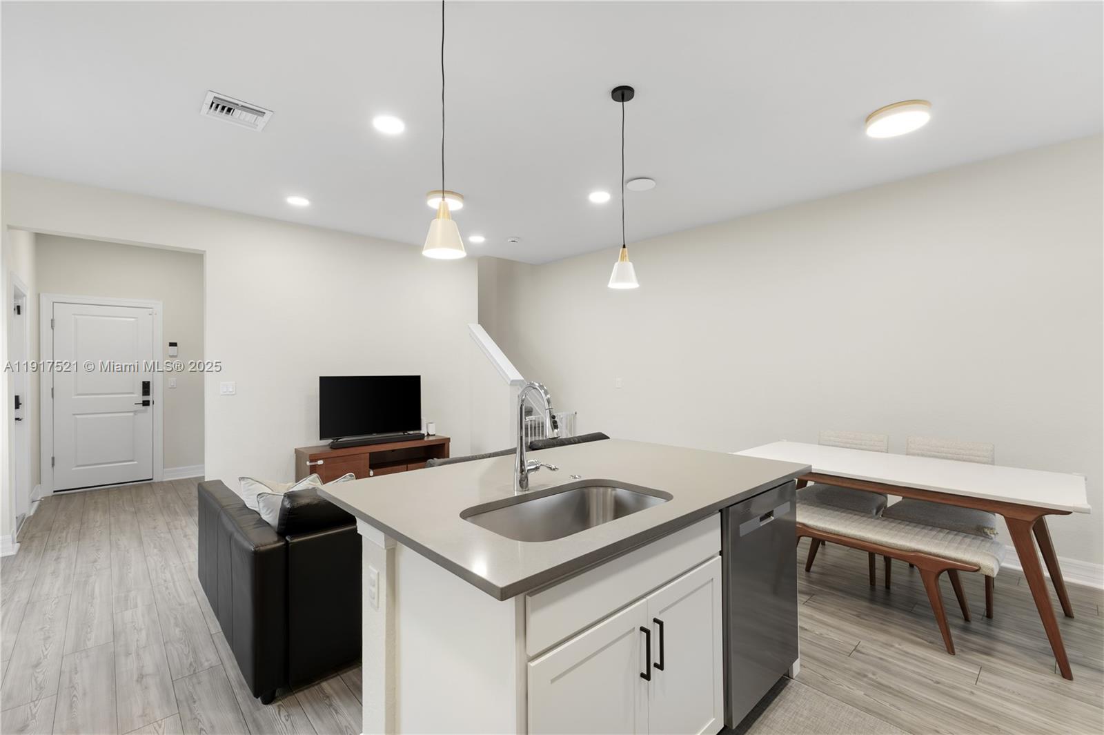 SOMERSET PLAZA - Residential Lease