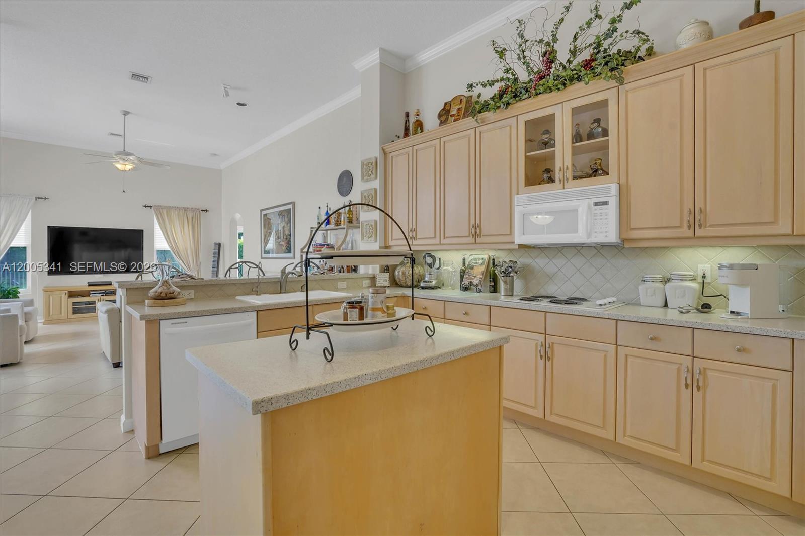 SUNSET LAKES PLAT ONE - Residential