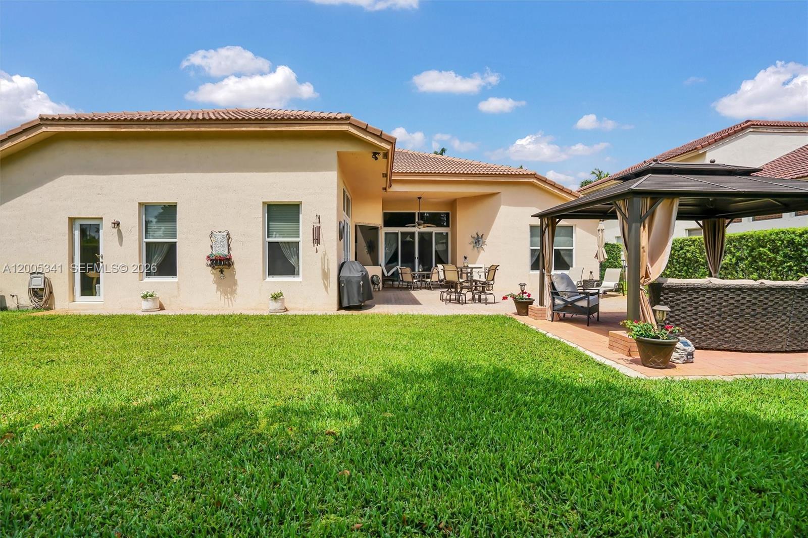 SUNSET LAKES PLAT ONE - Residential
