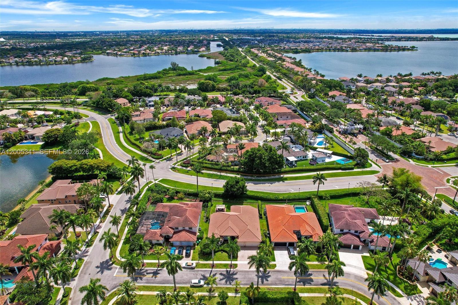 SUNSET LAKES PLAT ONE - Residential