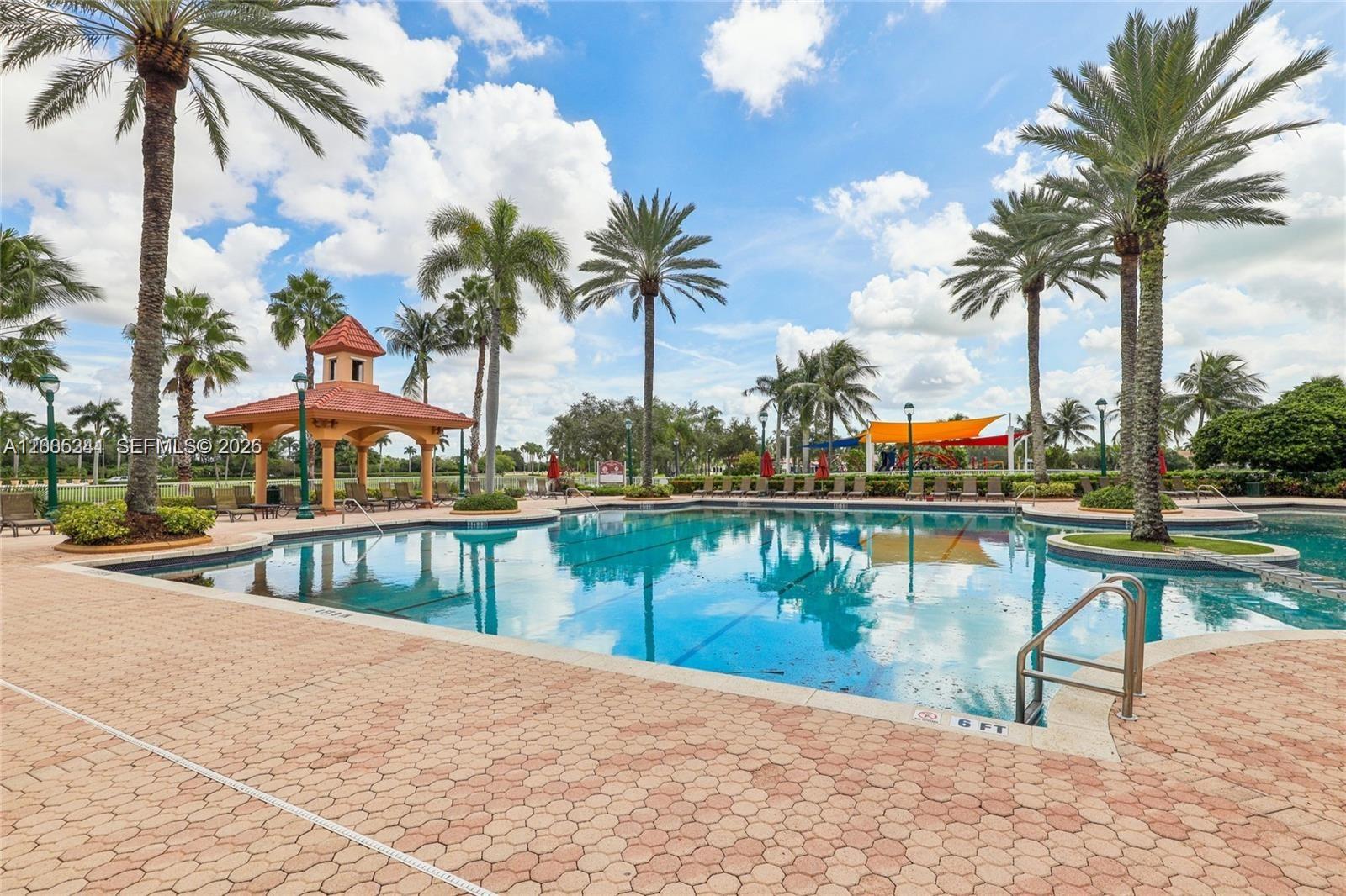 SUNSET LAKES PLAT ONE - Residential