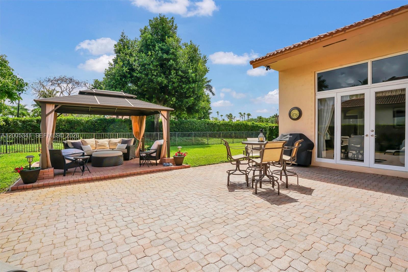 SUNSET LAKES PLAT ONE - Residential