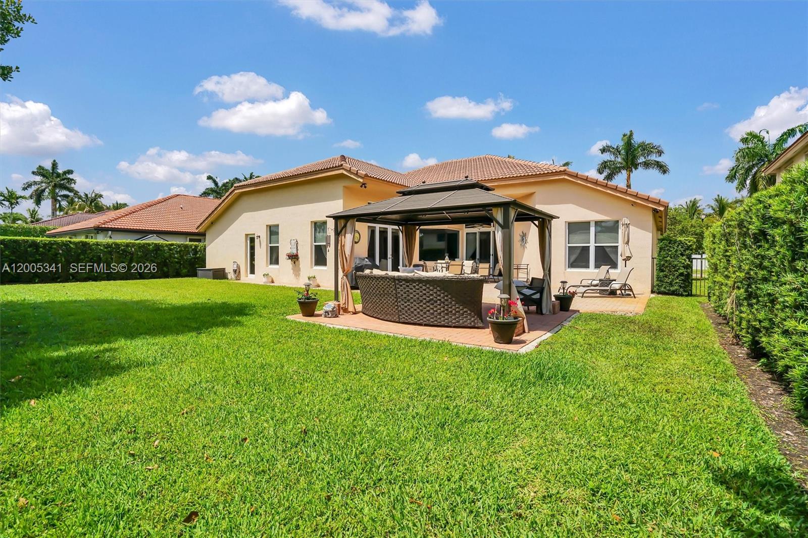 SUNSET LAKES PLAT ONE - Residential