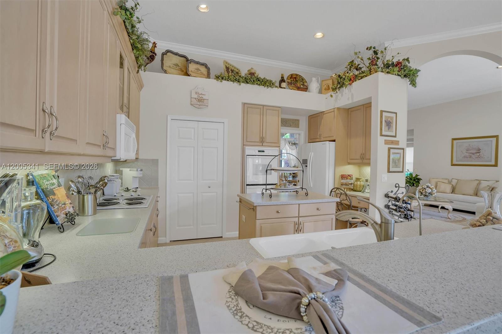 SUNSET LAKES PLAT ONE - Residential