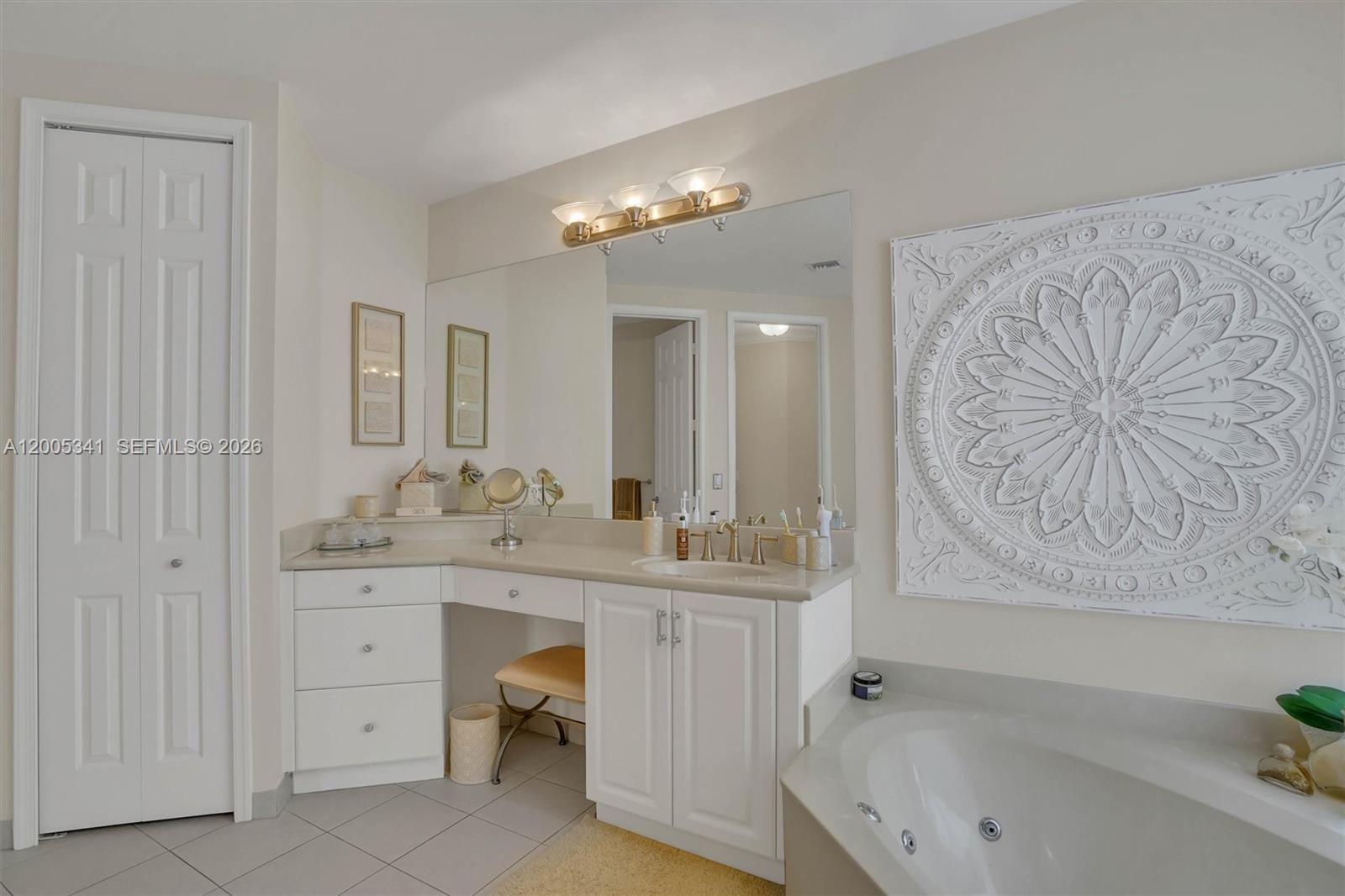 SUNSET LAKES PLAT ONE - Residential