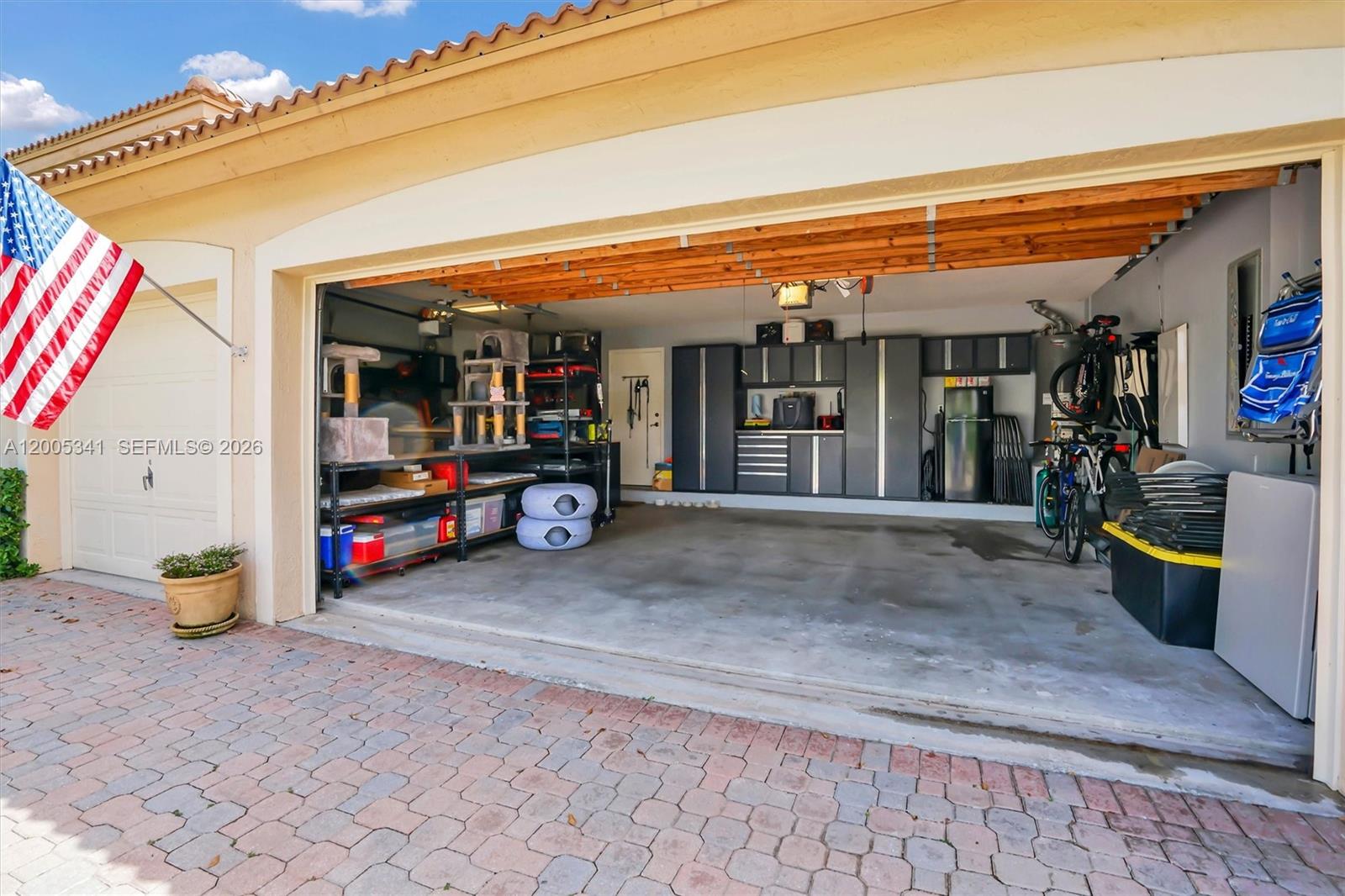 SUNSET LAKES PLAT ONE - Residential