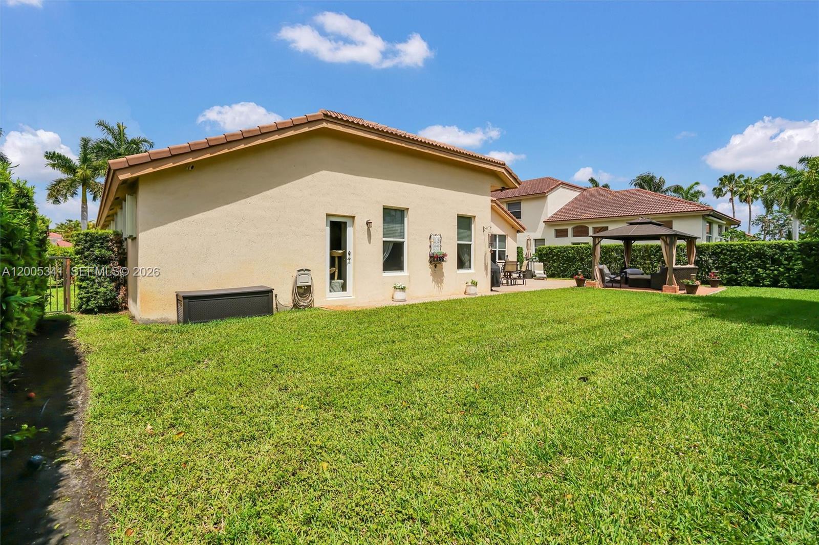 SUNSET LAKES PLAT ONE - Residential
