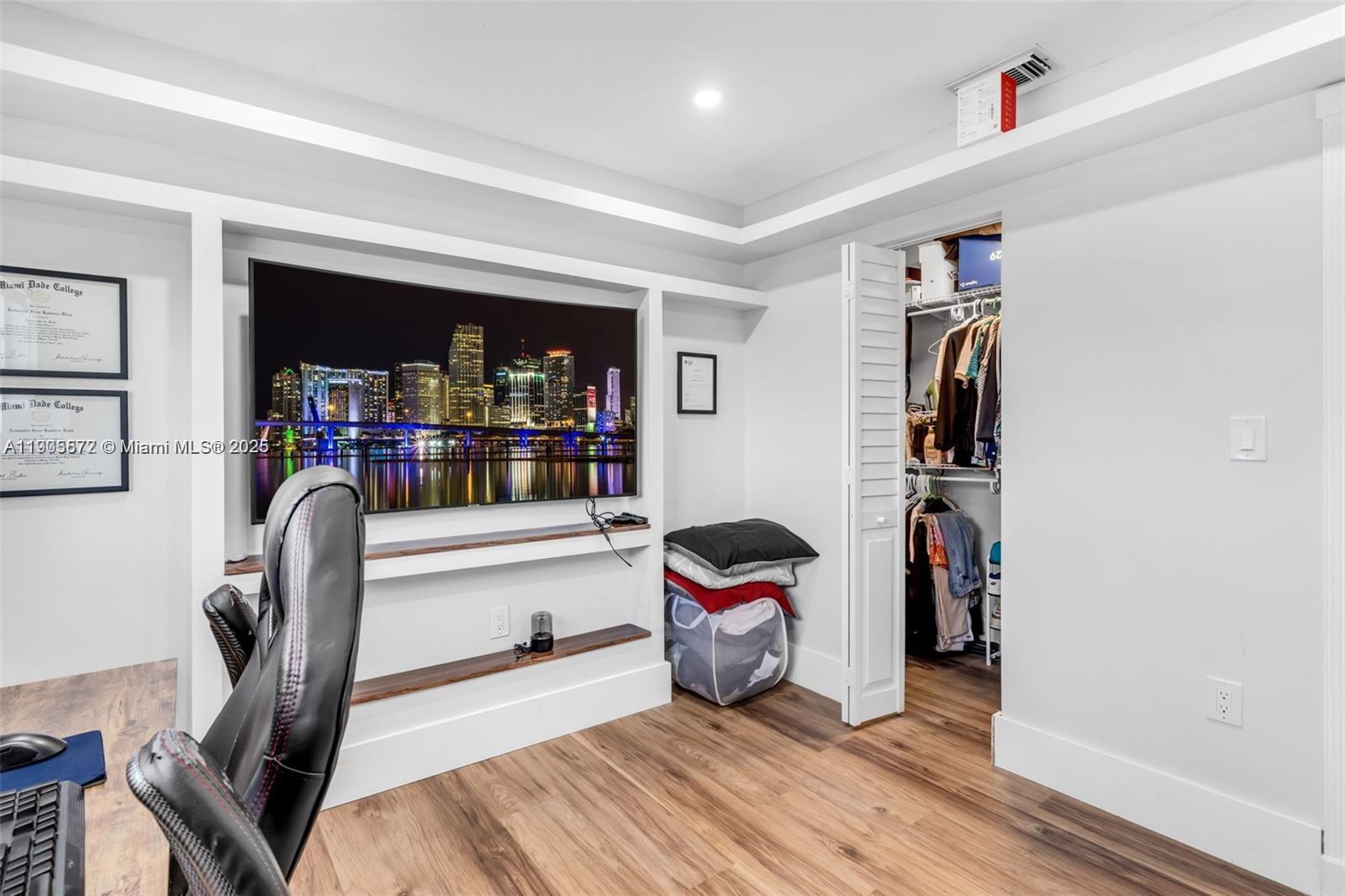 LAGUNA PONDS SEC 2 - Residential