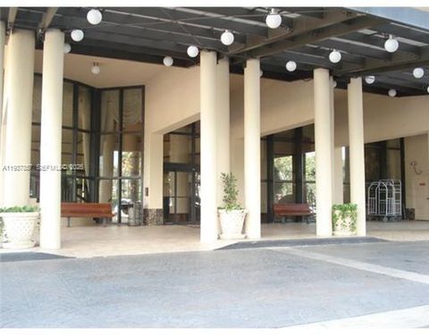 10185 Collins Ave PH02 Bal Harbour FL 33154