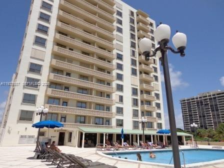 10185 Collins Ave PH02