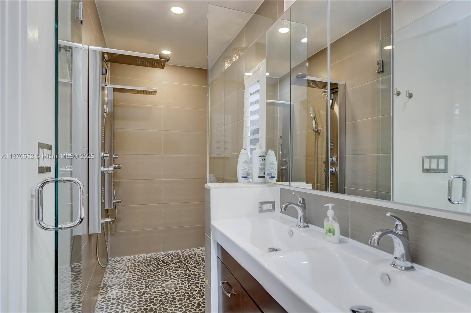 MIDDLE RIVER PARK - Residential