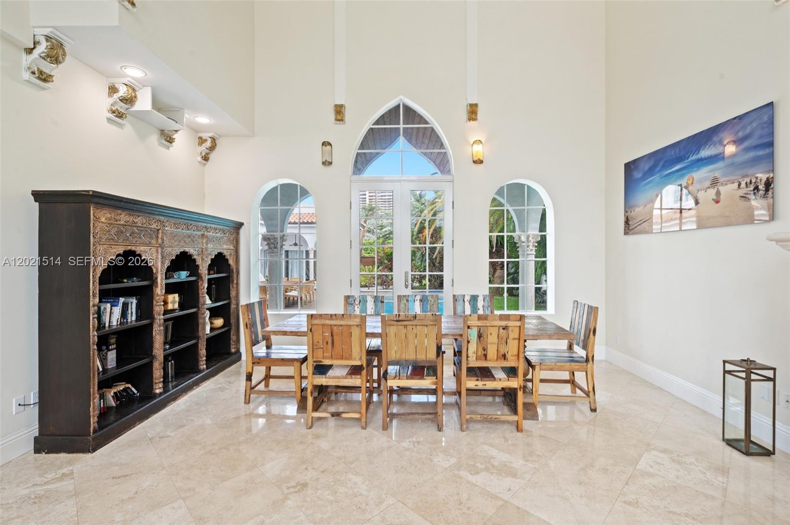 2501 Pine Tree Dr