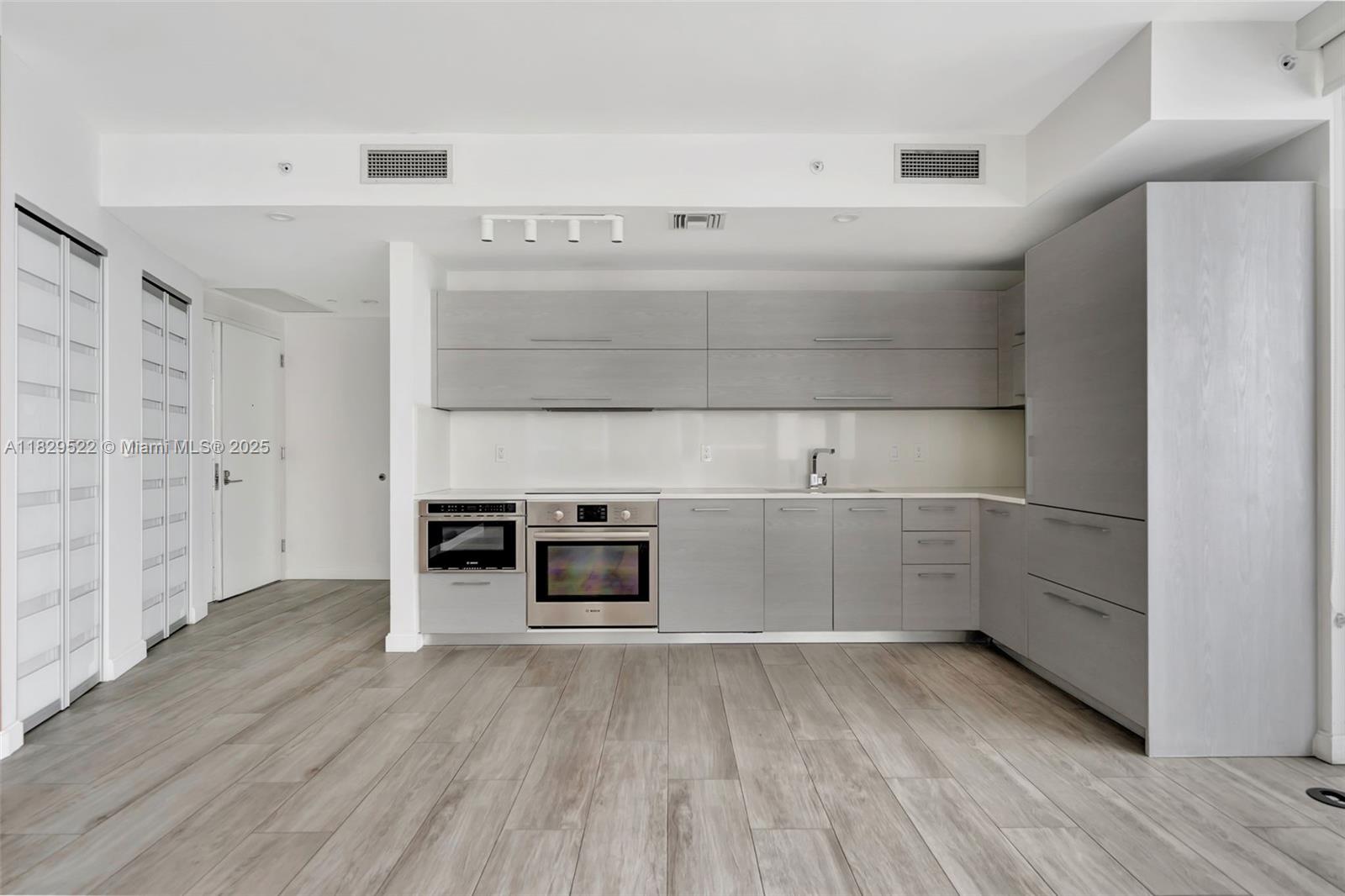 55 SW 9th St 3908