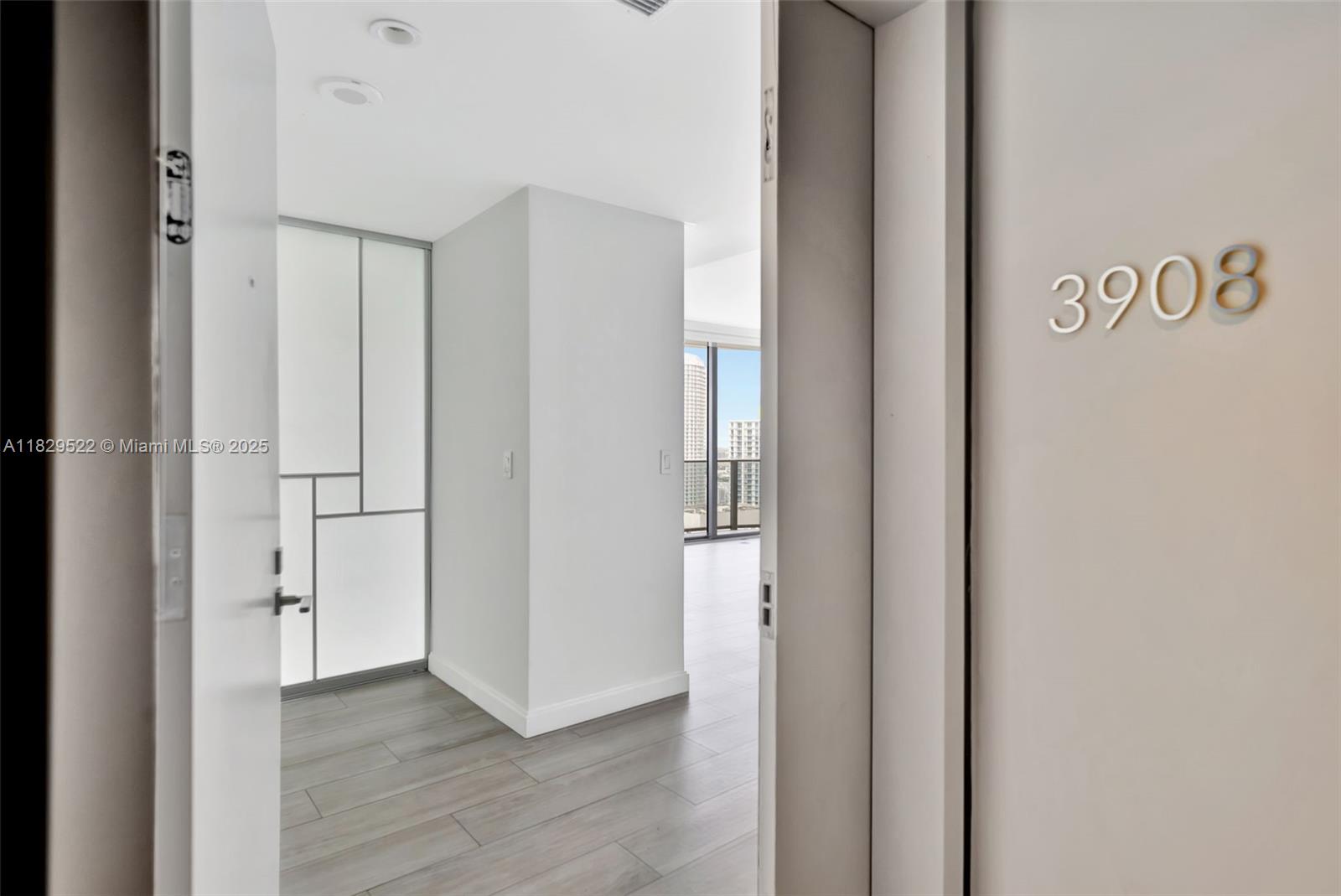 55 SW 9th St 3908