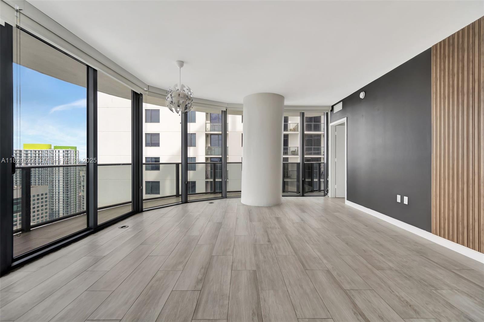 55 SW 9th St 3908