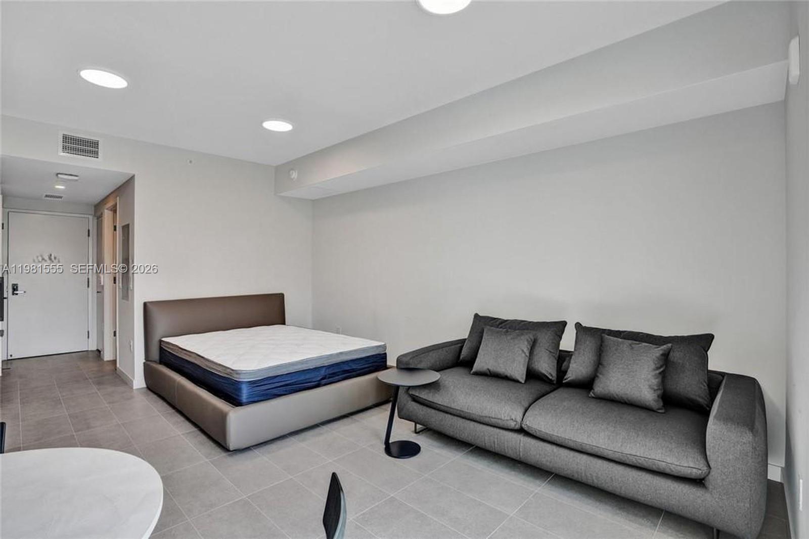 501 FIRST RESIDENCES - Residential