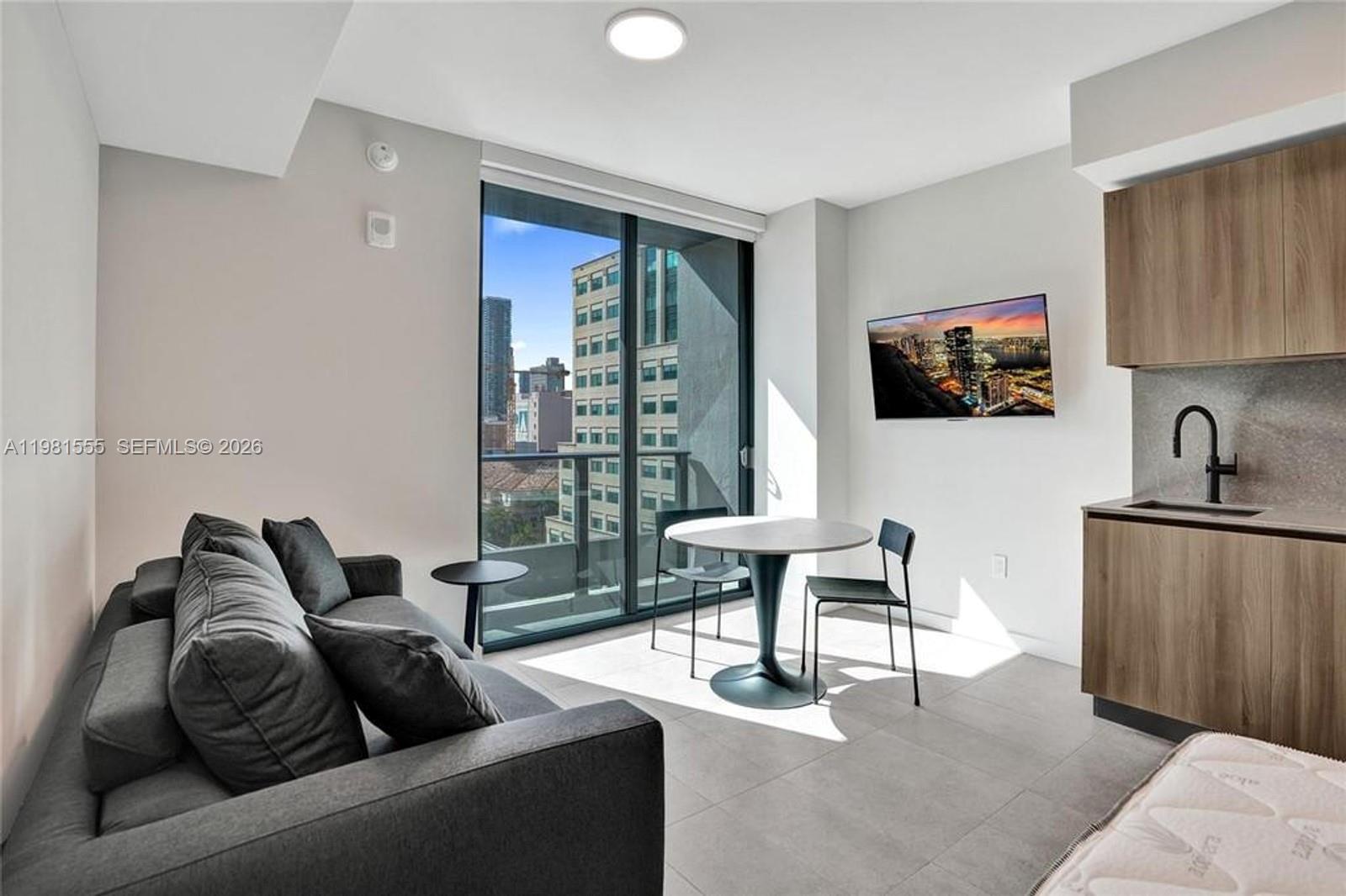 501 FIRST RESIDENCES - Residential