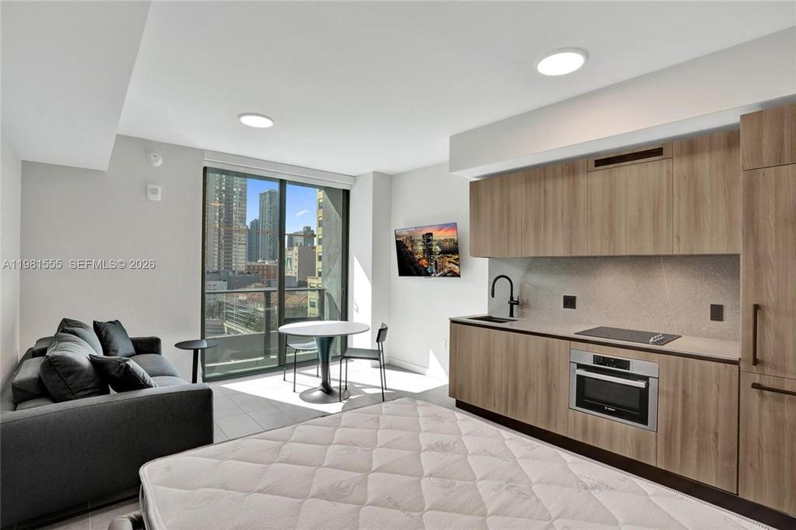 501 FIRST RESIDENCES - Residential