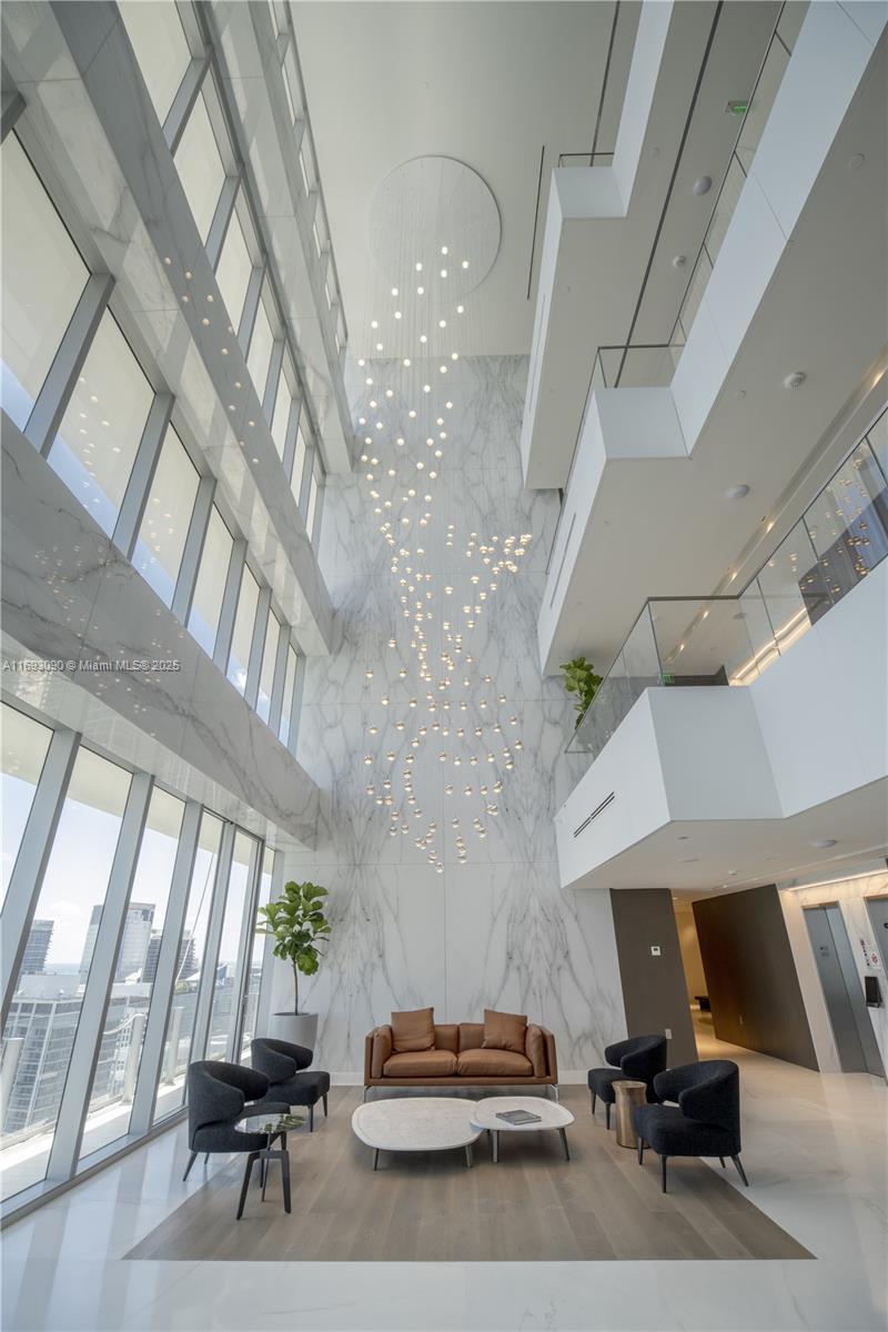 ASTON MARTIN RESIDENCES - Residential