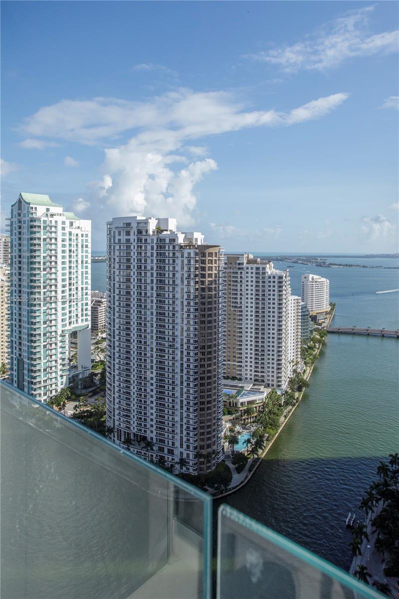 ASTON MARTIN RESIDENCES - Residential