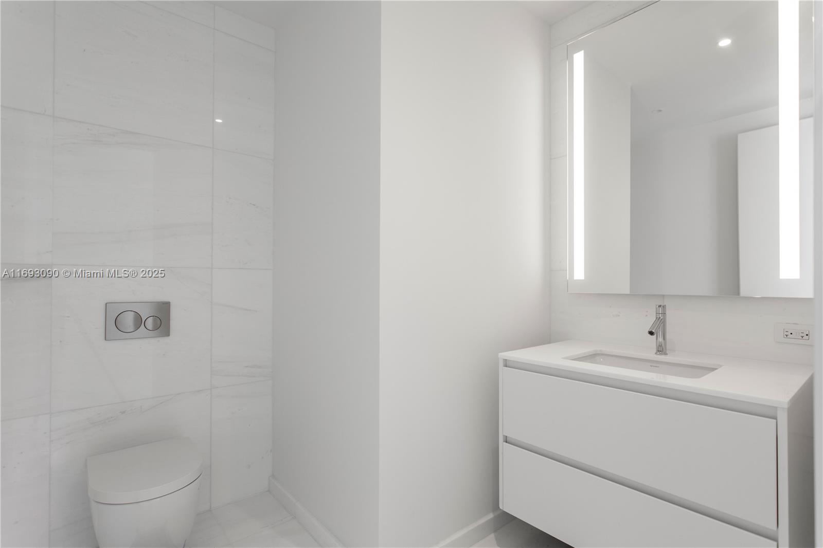 ASTON MARTIN RESIDENCES - Residential