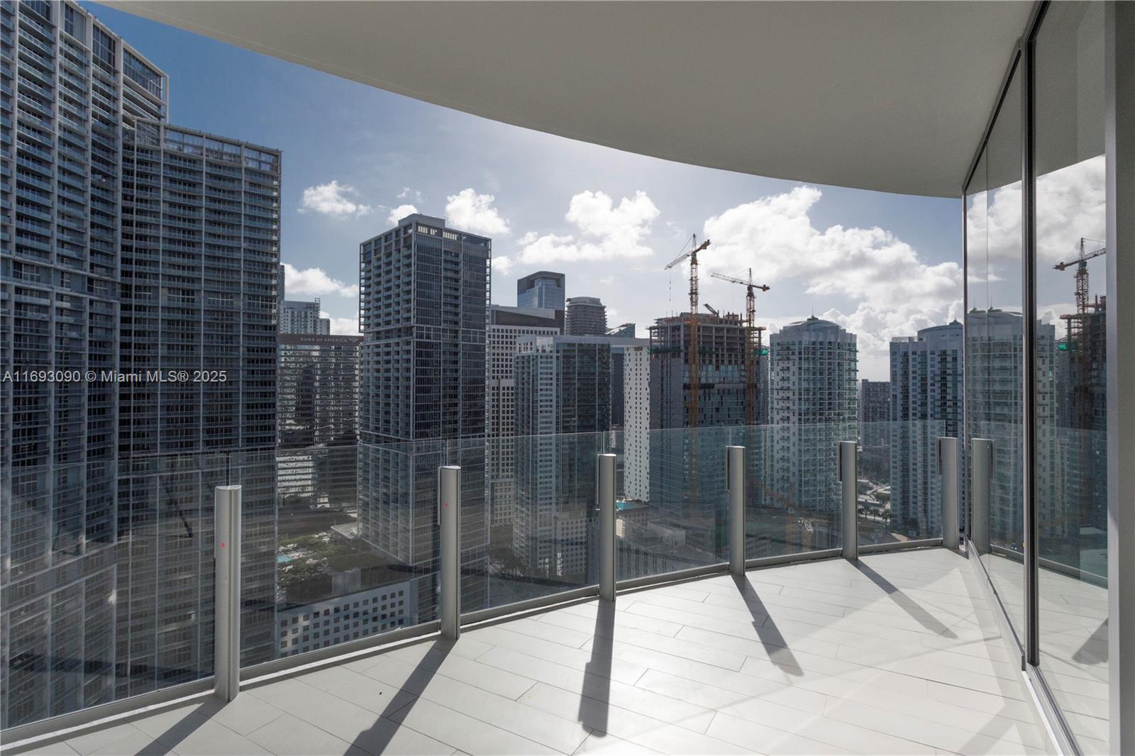 ASTON MARTIN RESIDENCES - Residential