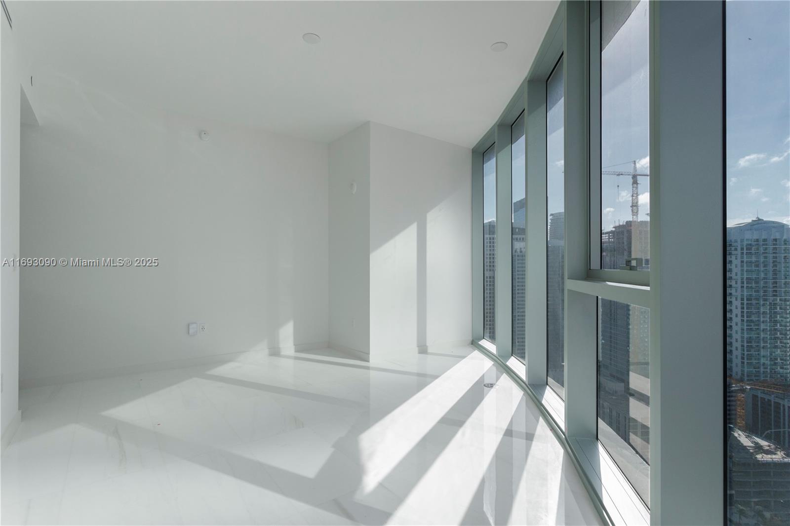 ASTON MARTIN RESIDENCES - Residential