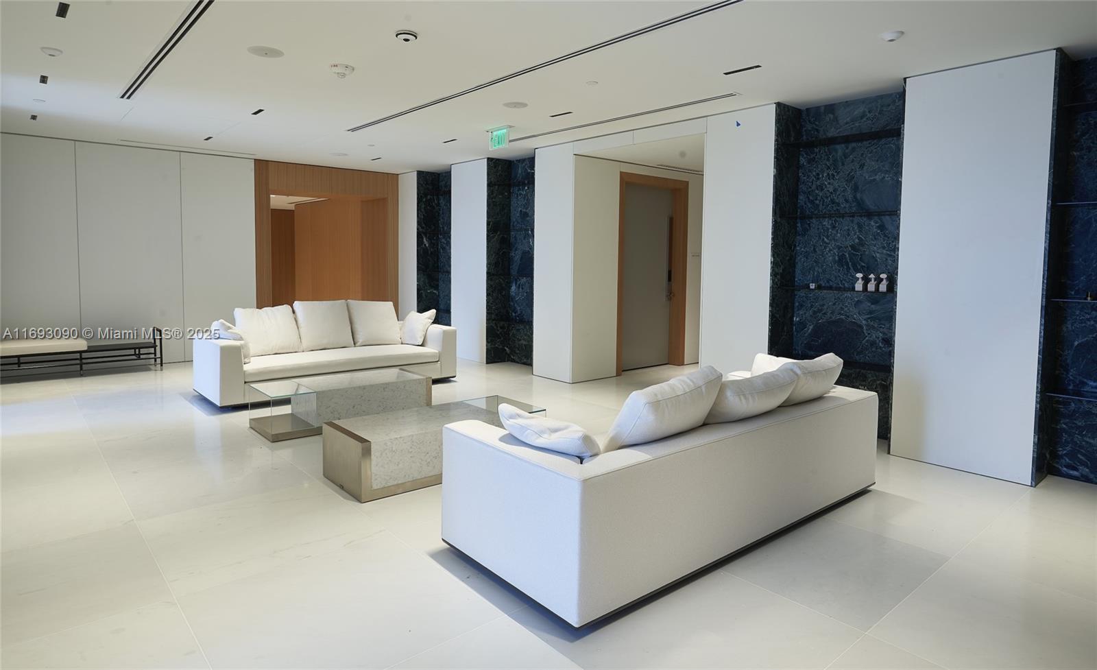 ASTON MARTIN RESIDENCES - Residential