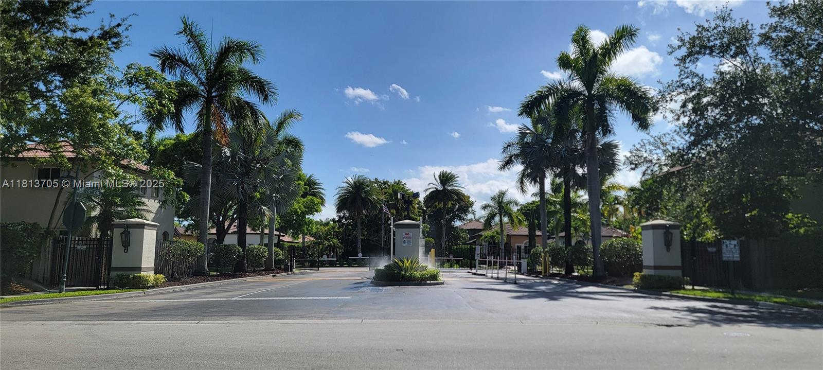 MEGHANS PLACE - Residential