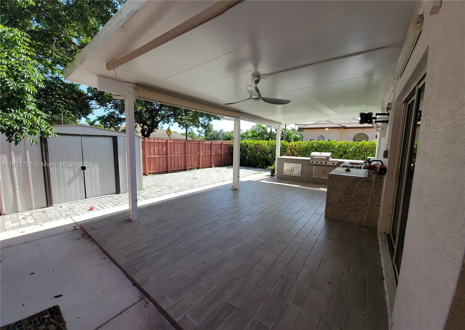 MEGHANS PLACE - Residential