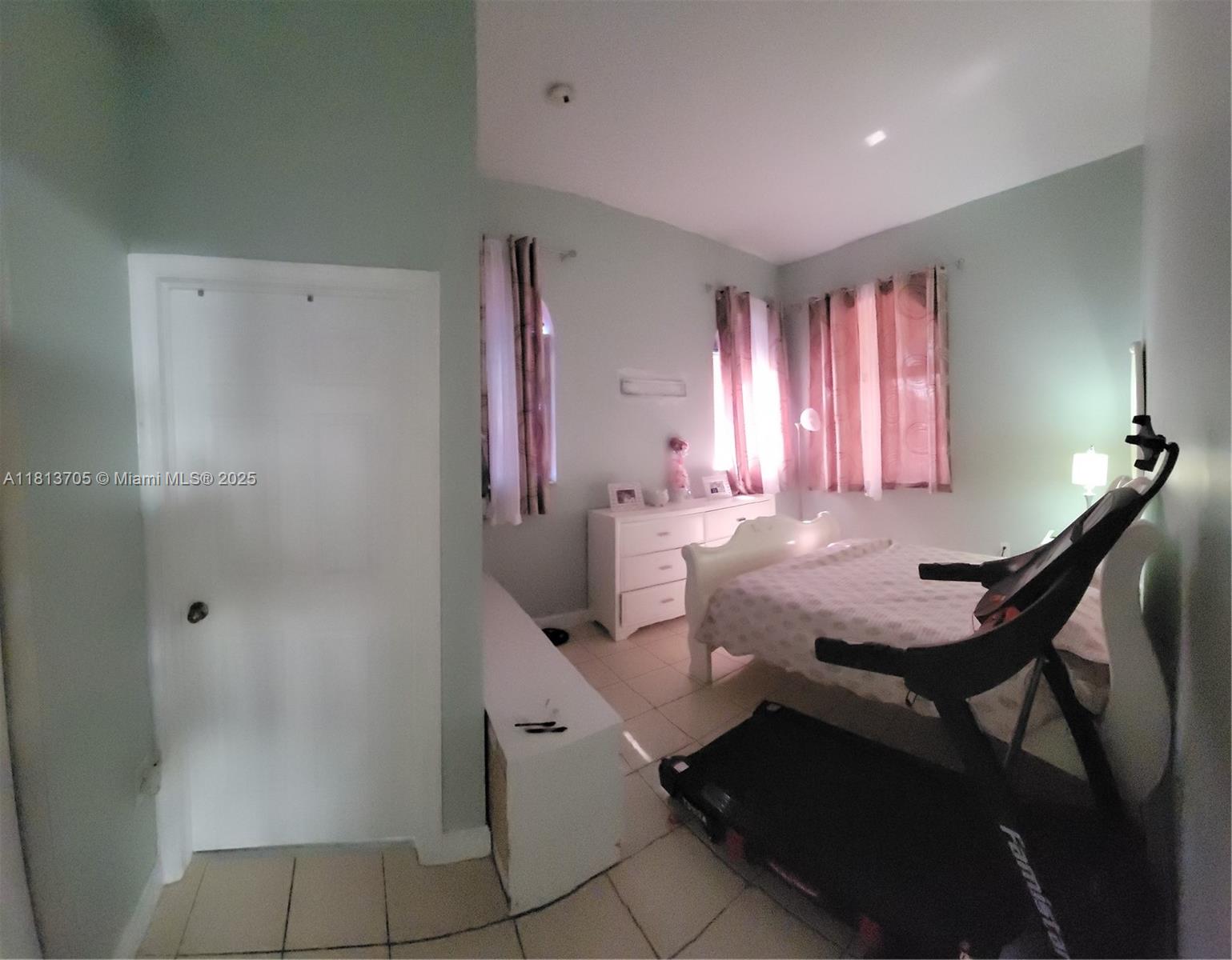 MEGHANS PLACE - Residential