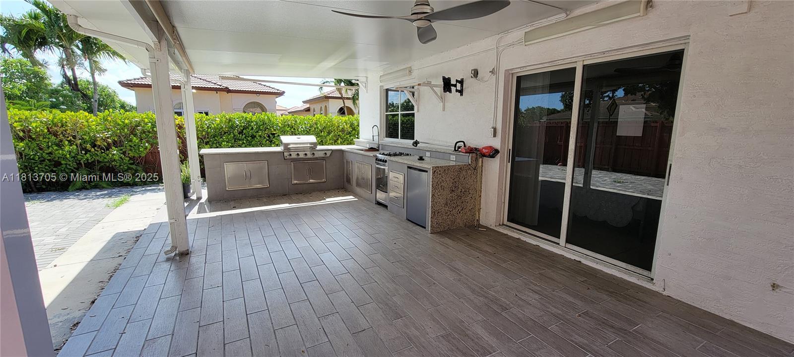 MEGHANS PLACE - Residential