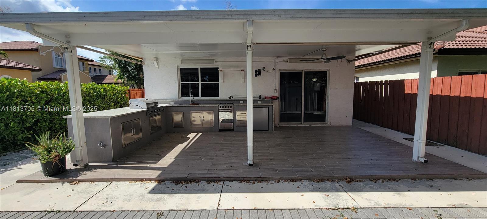 MEGHANS PLACE - Residential