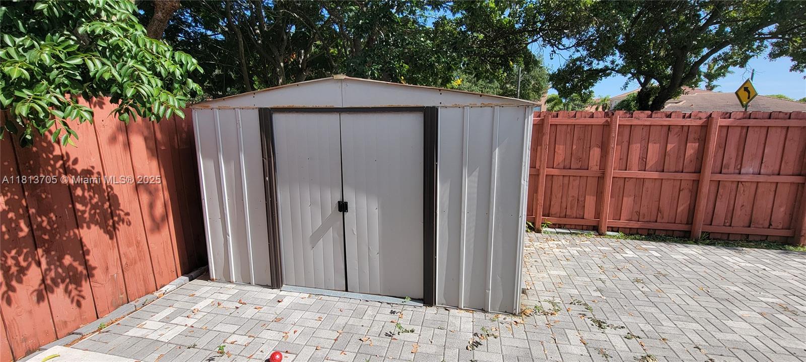 MEGHANS PLACE - Residential