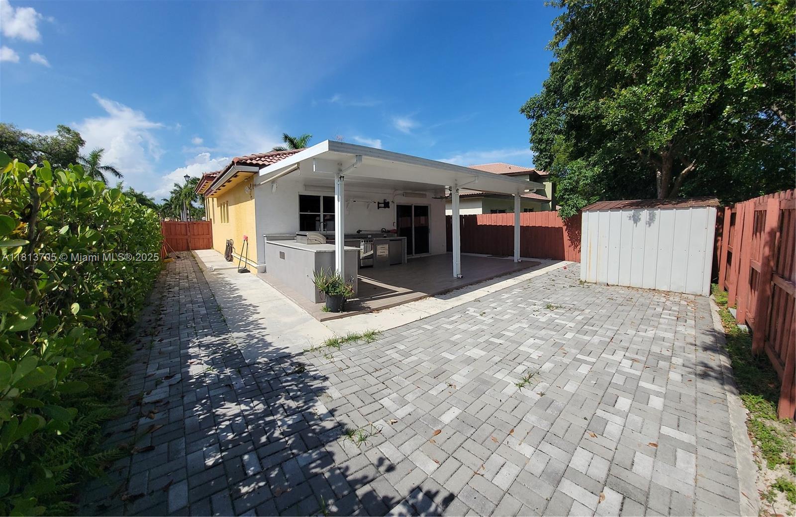 MEGHANS PLACE - Residential