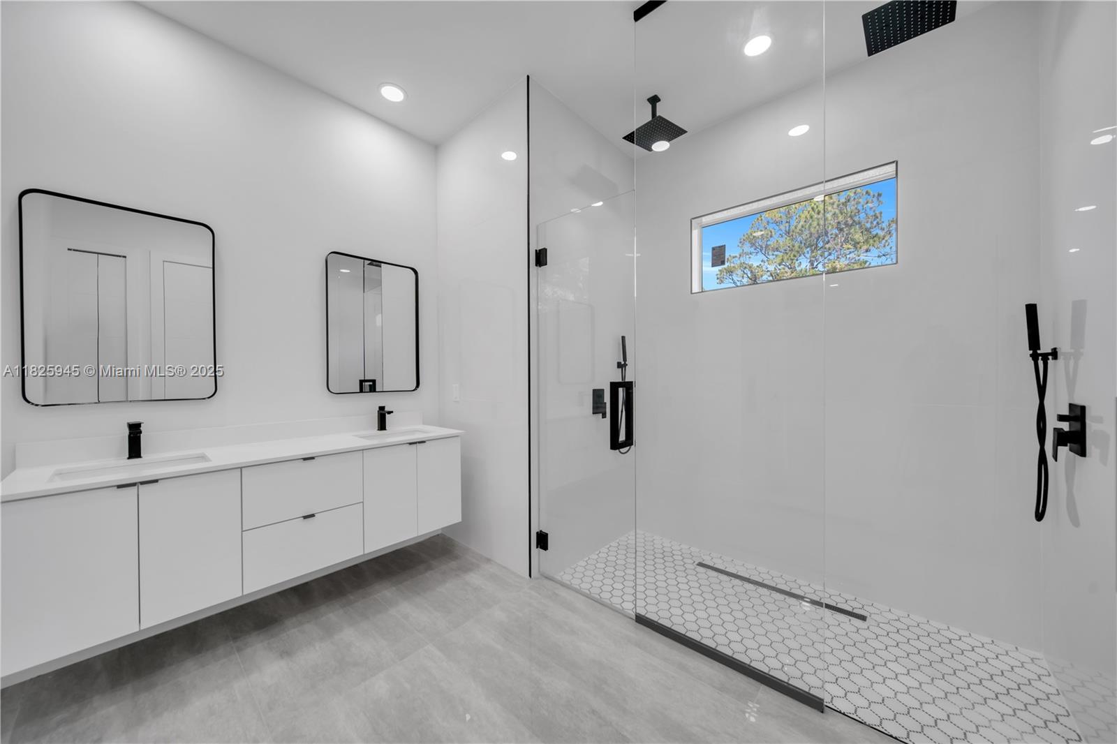 LEEHIGH ACRES - Residential