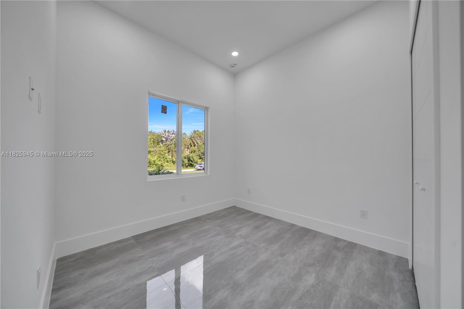 LEEHIGH ACRES - Residential