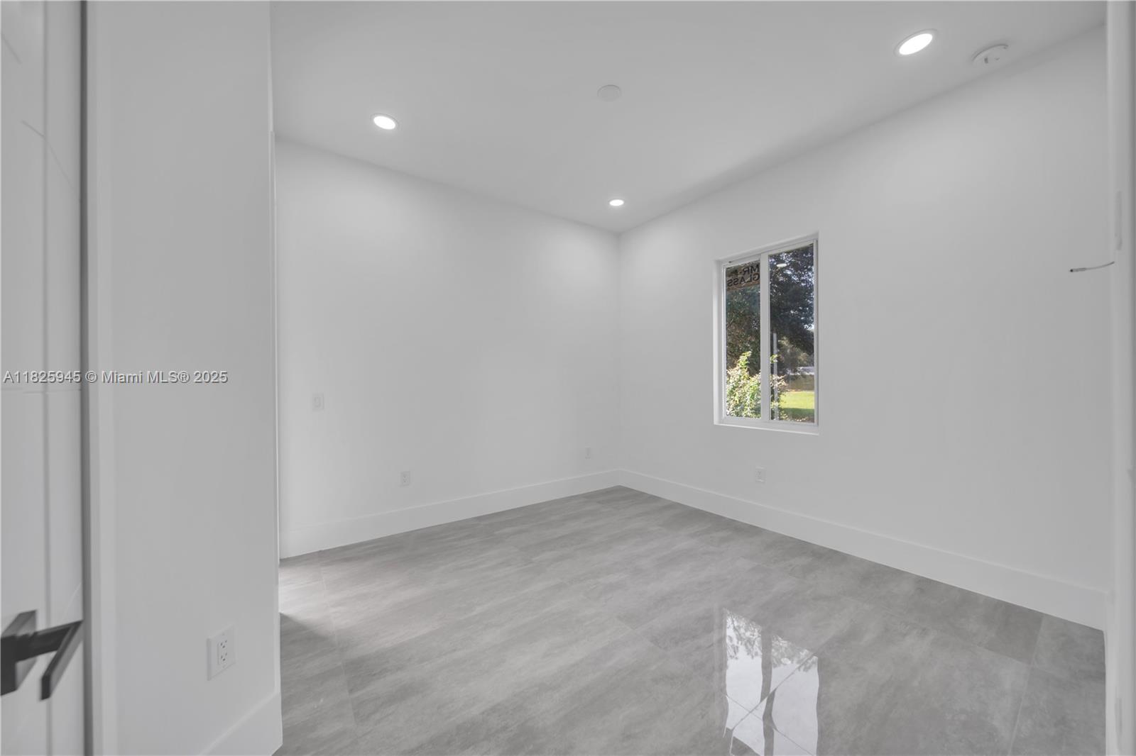 LEEHIGH ACRES - Residential