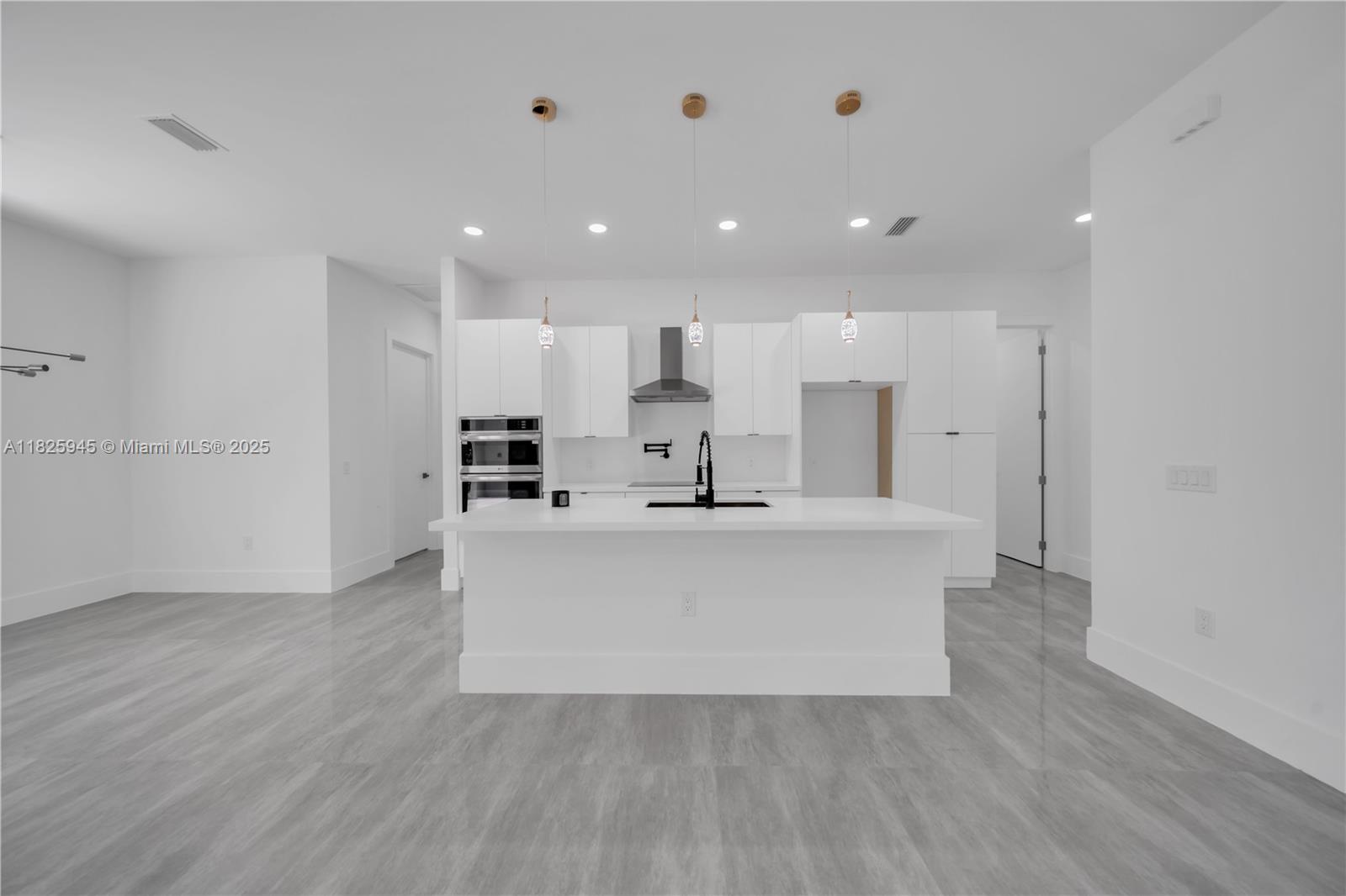 LEEHIGH ACRES - Residential