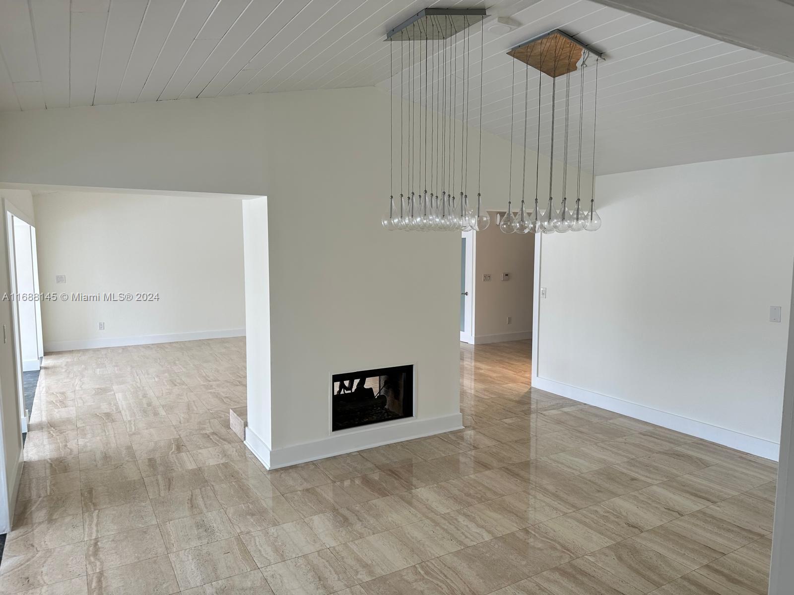 DORAL ESTATES - Residential